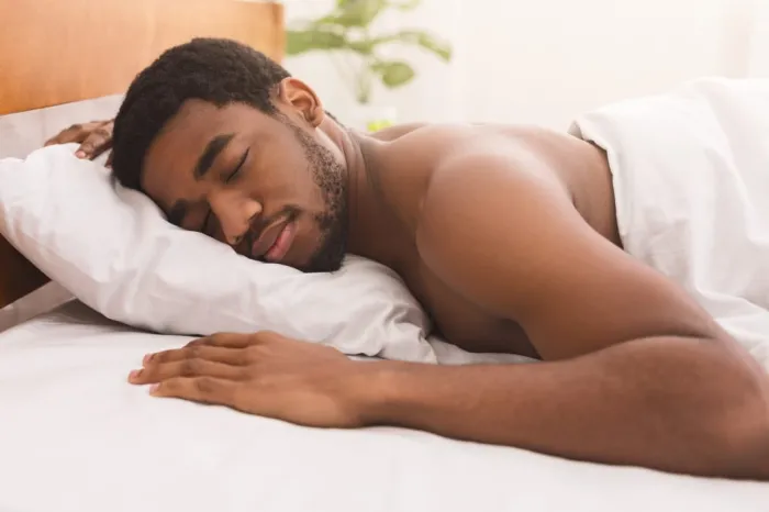 How Sleeping Without Clothes Affects Men