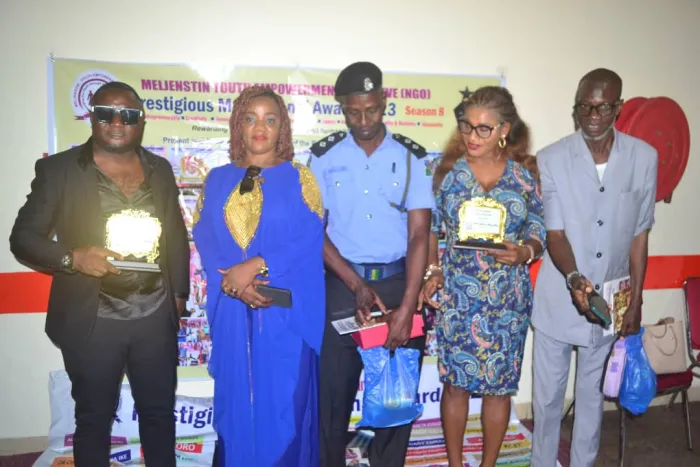 Iloenyosi Bags 'Best FA Chairman Of The Year' Award