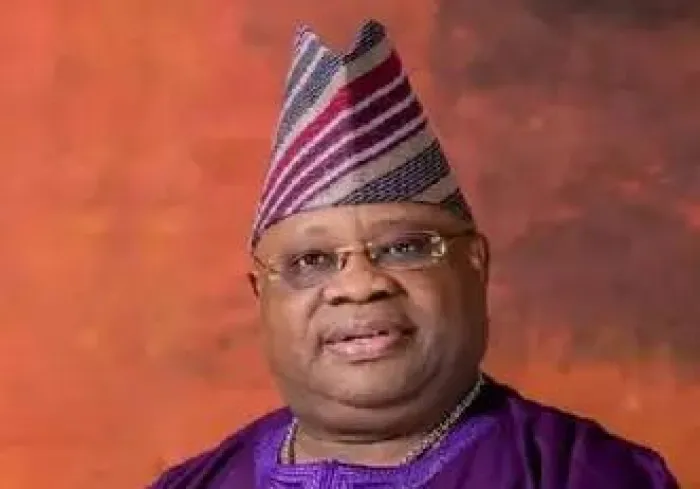 Adeleke Swear In New Local Government Chairmen, Tell Dem Make Dem No Go LG Secretariats