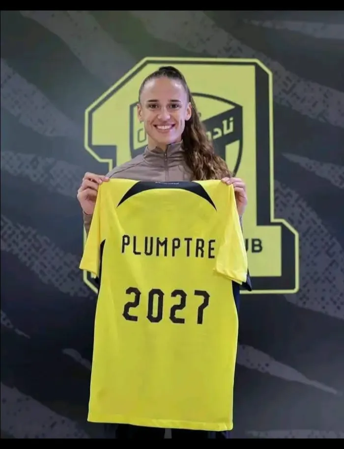 Super Falcons Defender Ashleigh Plumptre Extends Al-Ittihad Stay Until 2027