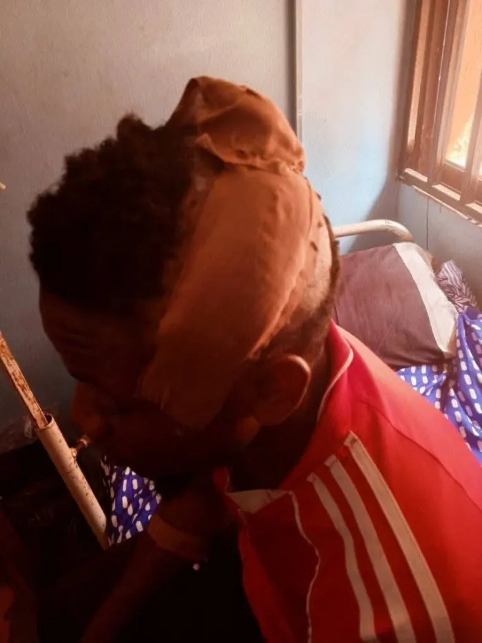 Woman and children arrested as Dem Use Pestle Break Landlord Head