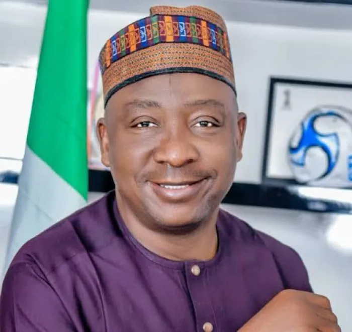 N-Youth League Cup boss Robinson Adakosa congratulates NFF President Gusau on groundbreaking of player’s hostel and training pitches