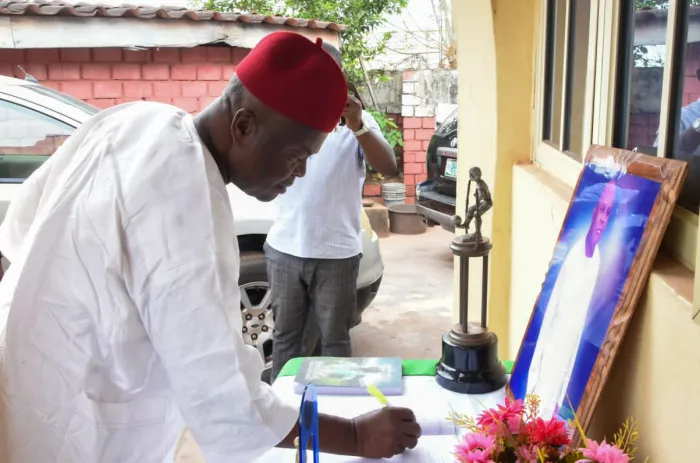 Agu-Ejidike Mourns Late 'Chairman' Chukwu's Death,  Says An 'Iroko' Has Fallen; Visits Okalla