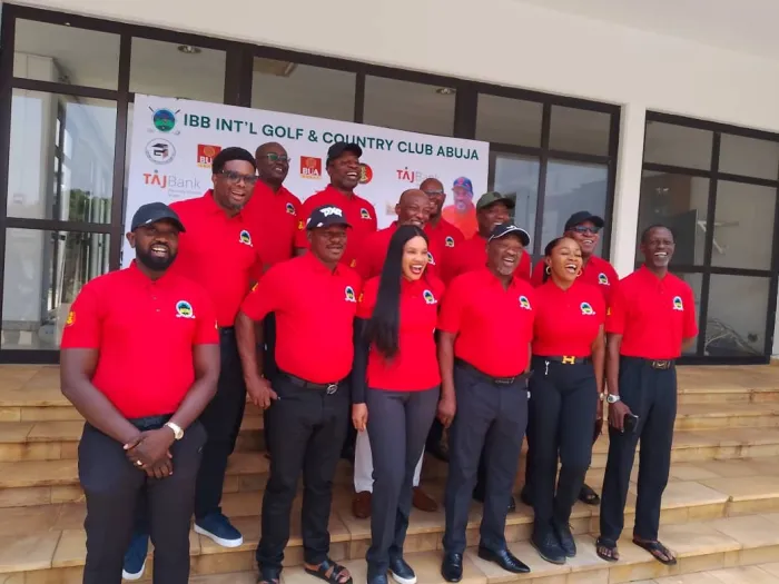 *Over 300 Amateur Golfers Eye Captain's Cup Trophy