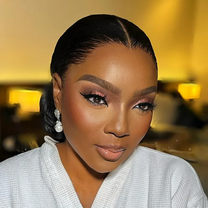 Chioma Chukwuka Breaks Down in Tears After Clinching AMVCA Best Actress Award.