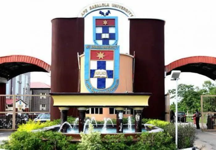 Papa Shocked See Son Welding for University After Pay ₦3.5M Fee