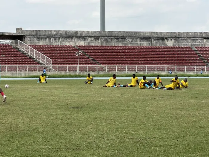 Chaos at ABS Kaduna: Players Protest Over Poor Officiating at the Nationwide League One Playoff.