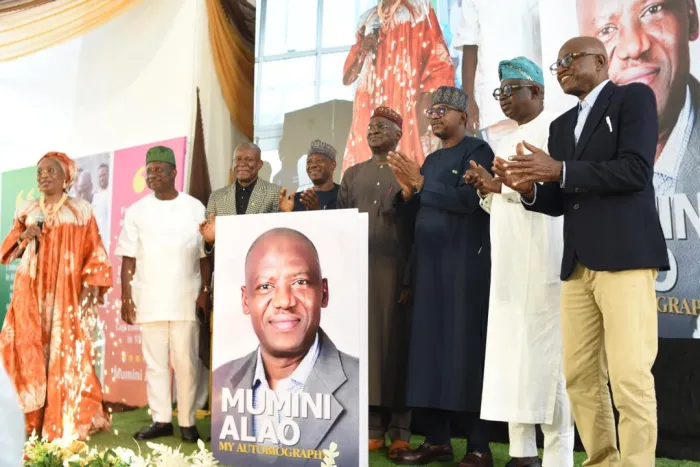 I subscribe to 10-year sports development plan, says Fashola