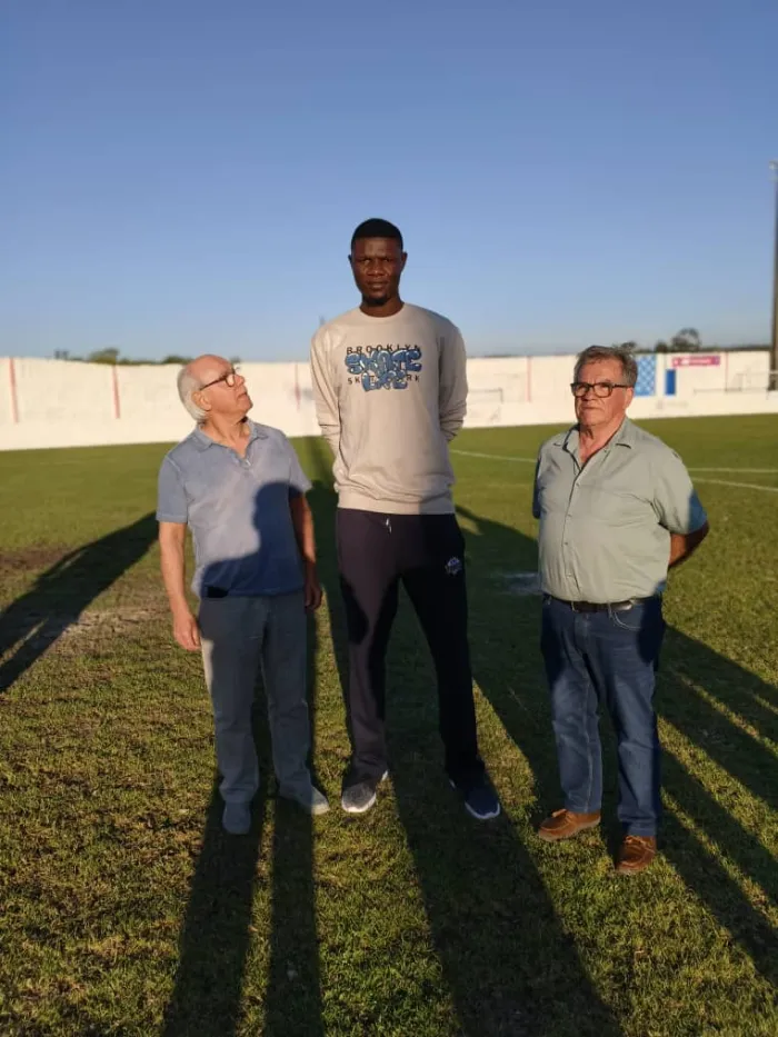 5 Tonic FC Players Lands In Portugal, Ready For Professional Career