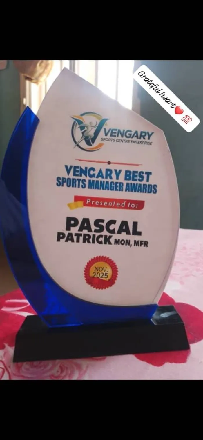 Vengary Sports Centre and Kolmani Sports Academy Honour Bauchi FA Chairman Patrick Pascal with Best Sports Manager Award