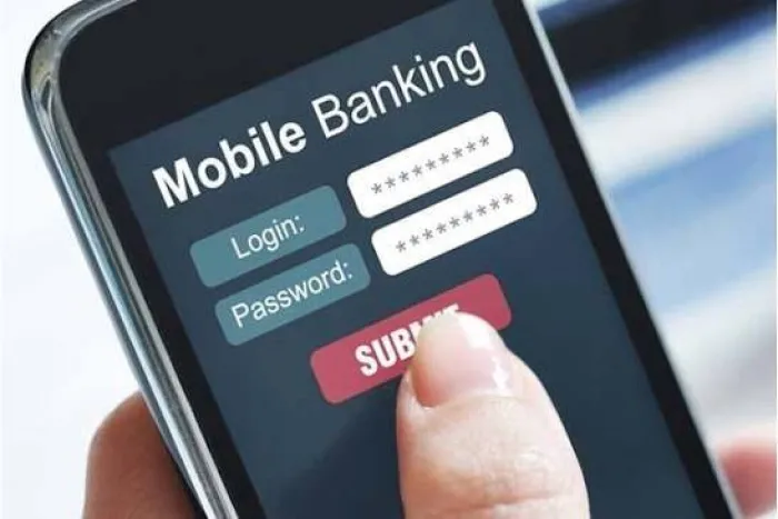 Drama for Walmart as Woman Show $6,500 Bank Balance After Man Call Am “Broke”