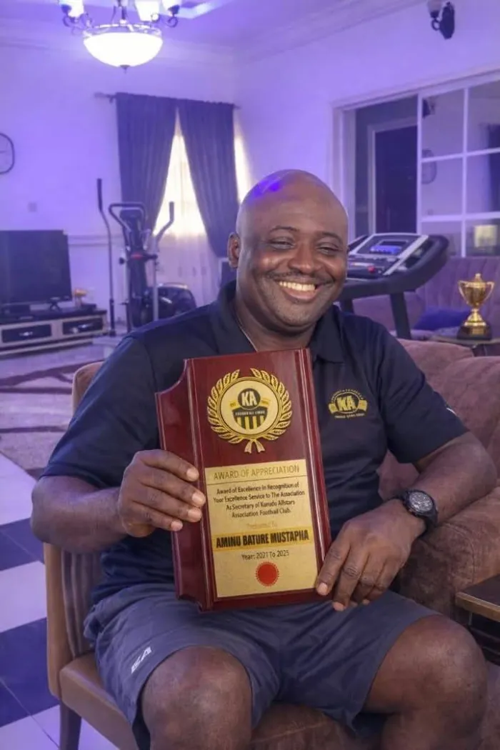 Kurudu All Stars, Kurudu United Honor Coach Ezindu Okay-Lawrence with Award for Excellence