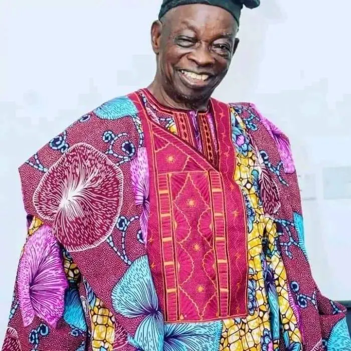 Media Veteran, Eniola Olatunji Condoles Sports Editor, Lekan Laseinde Over death of His Father.