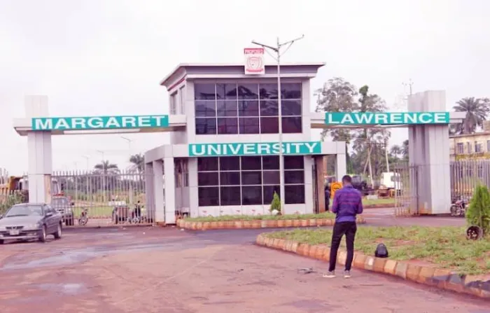 Abuja-Based Varsity Explain Why Dem Ban Smartphones for Campus