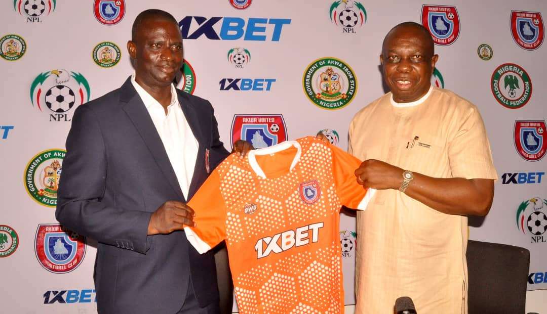 Akwa United Formally Unveils Fatai Osho As Head Coach