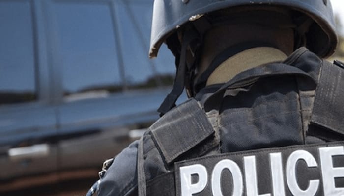 Angry Mobs Attack Policemen in Abuja