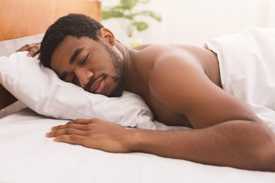 How Sleeping Without Clothes Affects Men