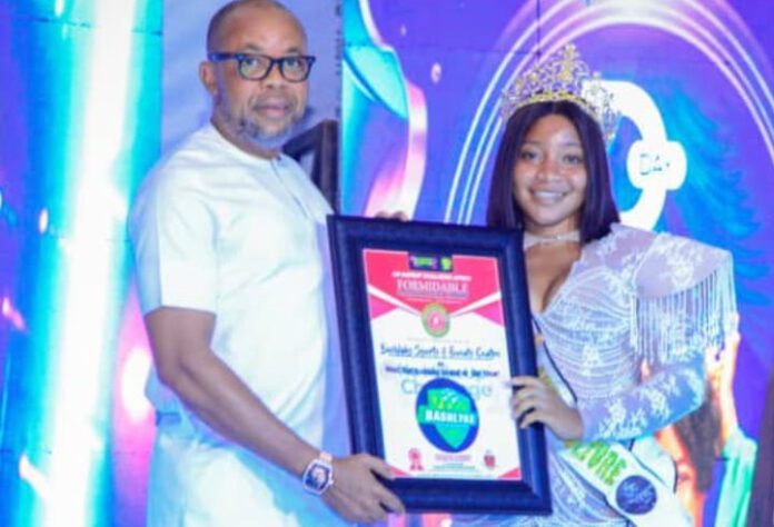 Ex-Heartland Boss, Etuemena, Bags 'Most Outstanding Brand' Award;  As Non-Make Up Queens Round Up Challenge