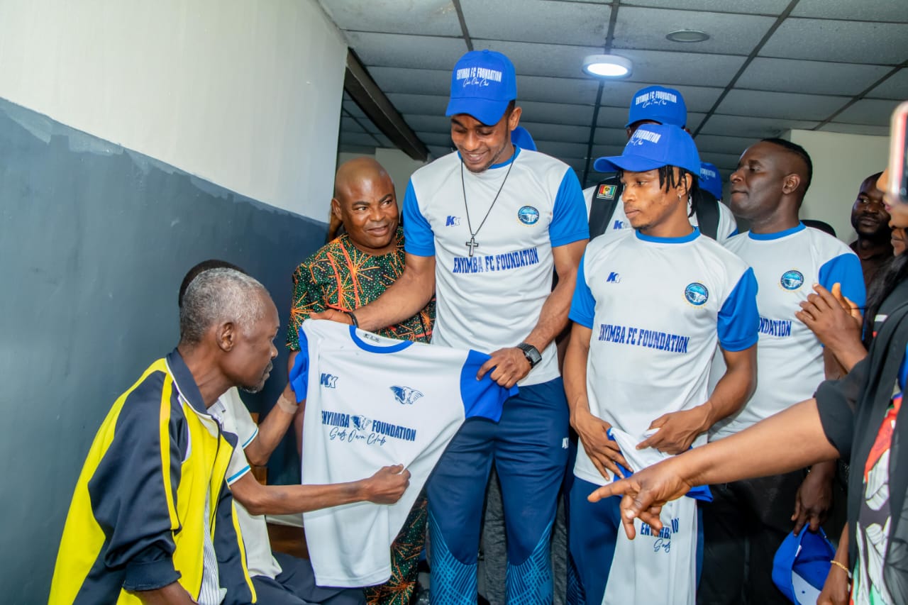Relief, Joy For Hospitalized Patients As Kanu Leads Enyimba On Community Service