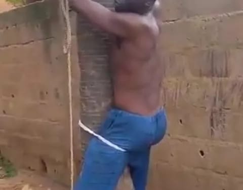 Angry Youths Tied APC Chairman To A Tree, Beat Him Mercilessly For Selling Palliatives