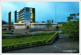 Six injured as Amphitheater roof collapses on students during lecture in OAU