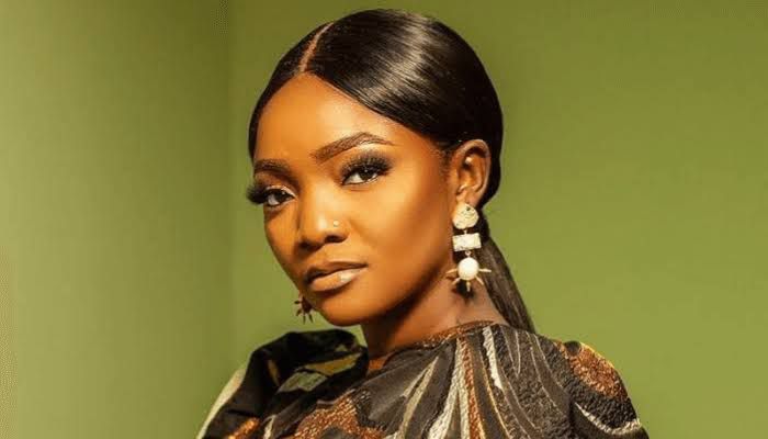 Singer Simi reveals why she stopped being savage on Twitter