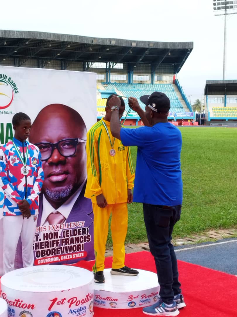 8th NYG: Onyedum visits Team Anambra In Asaba, Hails Their Sterling Performance