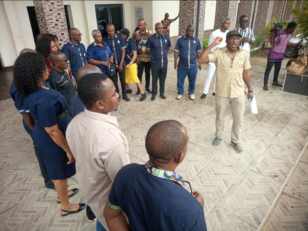 ASUU UNIZIK Chapter Holds Solidarity Rally To Protest Victimization of Teaching Staff In Various Branches