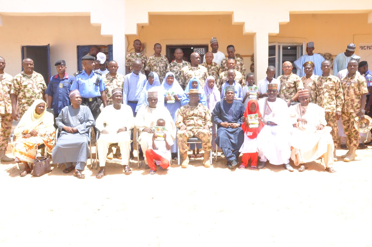 Back -to-School: Commander 5 Brigade Nigerian Army Donates Books to students of 3 LGAs