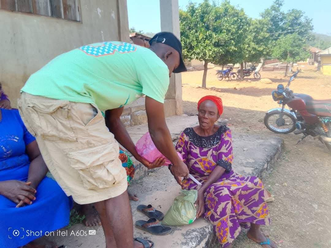 Nigeria international Ojo provides food and financial support to widows in Bunu