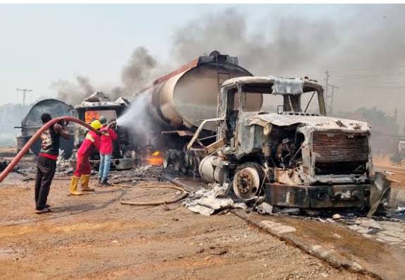 13 Rescued, 18 Dead as Tanker Crashes into Vehicles in Enugu