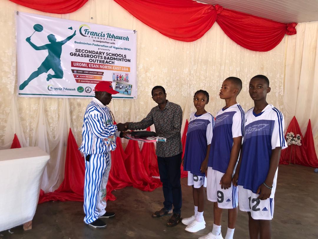 Francis  Ibhawoh Foundation Holds Badminton Training In Uromi, Delta State