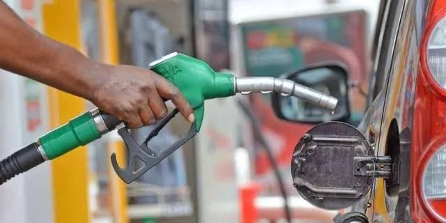 Petrol Prices Rise To N950/Litre