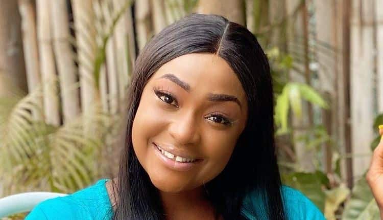 Lizzy Gold Expresses Disappointment Over Father’s Reaction to Generous Easter Gift